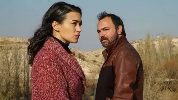 gonul-daginda-zafer-kayisi-kopardi-taner-yetis-selma-ogretmenin-sonu-geldi-mezarini-bakin-kim-kazdi-1699344440625.jpeg ''Taner Yetiş'' Selma öğretmenin sonu geldi mezarını bakın kim kazdı! Gönül Dağı'nda Zafer kayışı kopardı-4