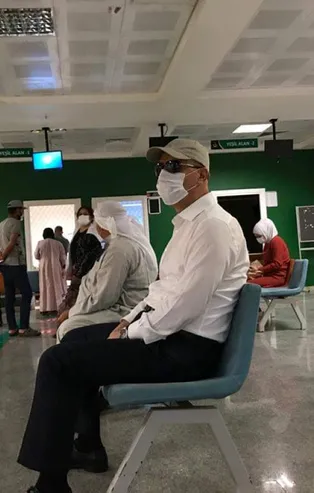 Şanlıurfa Valisi Abdullah Erin hastanelerde tebdili kıyafet denetim yaptı