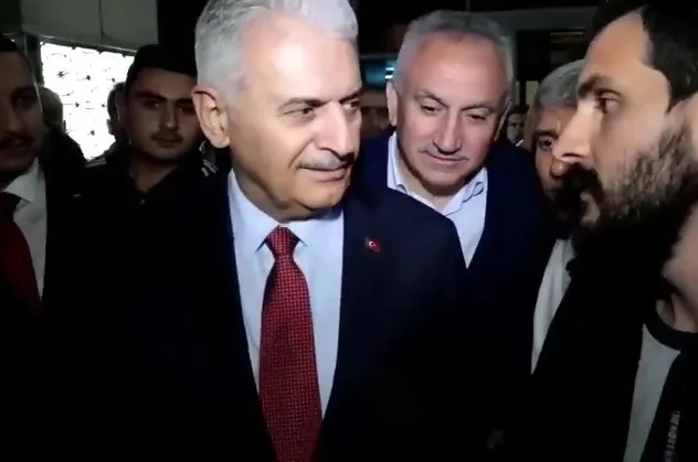 Binali Yıldırım'ın başlattığı akım büyüyor: Çünkü çaldılar