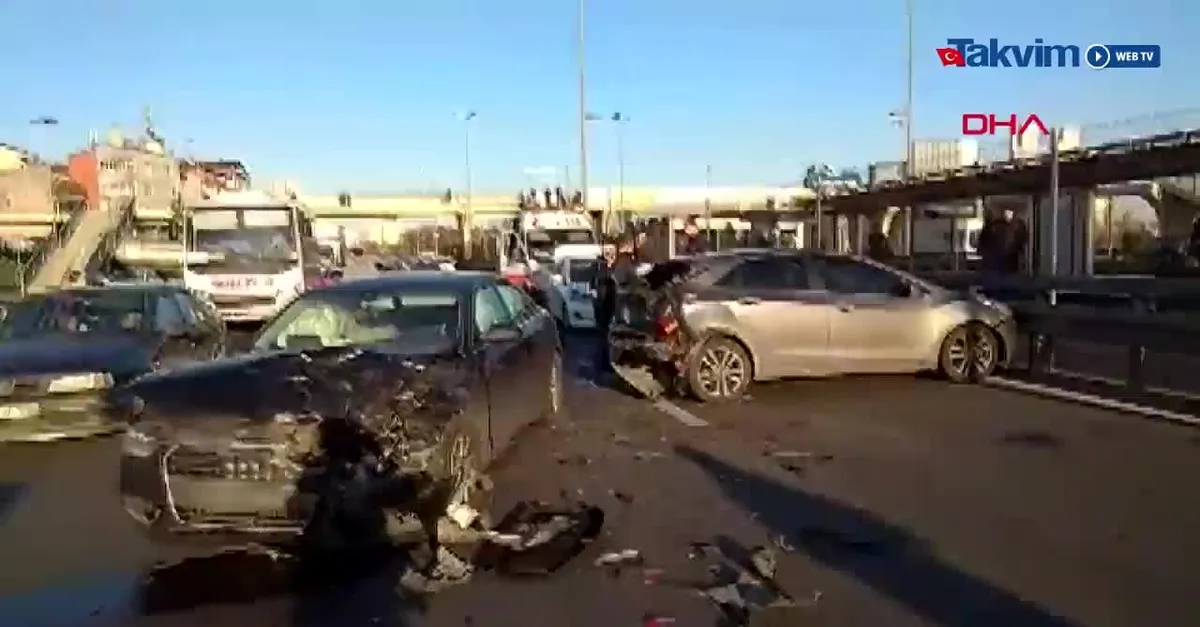 D-100'de feci kaza! Trafik kilitlendi