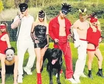 Müstehcen içerikli parti yapmaya çalıştılar! İkiz kardeşler müstehcenlik operasyonuyla yakalandı