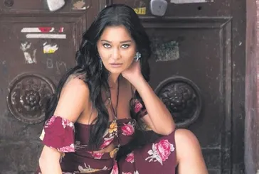 Nurgül Yeşilçay site yönetiminin sokak kedileri ile ilgili aldığı karara isyan etti!