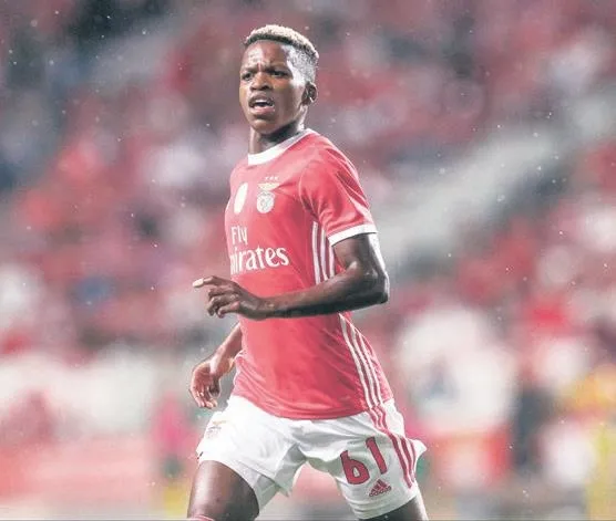 fenerbahceli-taraftarladan-joshua-king-tepkisi-1657064970815.jpeg Fenerbahçeli taraftarladan Joshua King tepkisi!-4