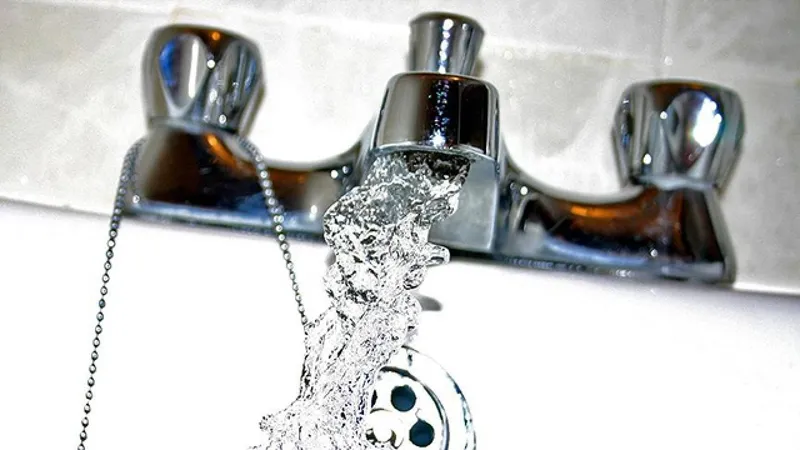 Herkes görmezden geliyor ama mikrop yuvası! Banyonun en kirli yeri burası! Akciğerlere bulaşabilir...-6