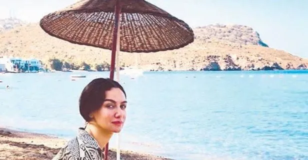 Birce Akalay sevimli köpeğiyle poz verdi