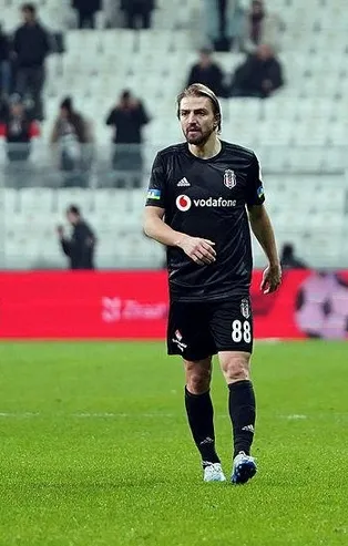 Caner Erkin Beşiktaş'ın teklifine soğuk bakıyor! Adım adım Fener'e...
