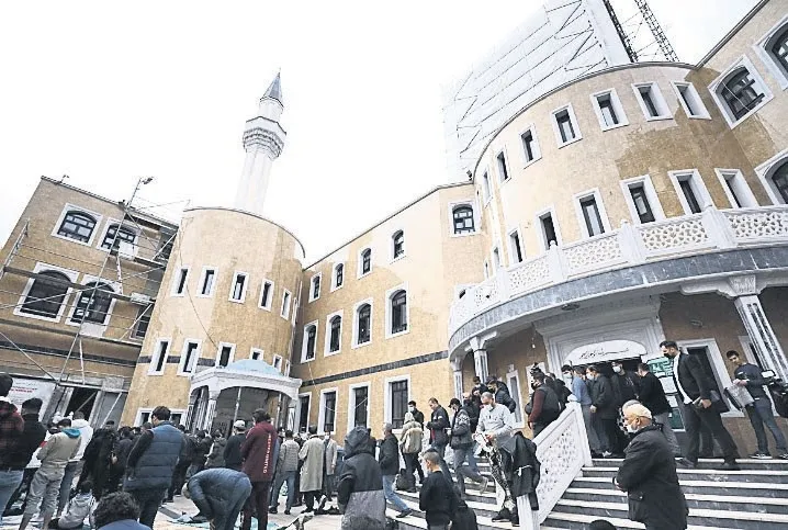 Berlin Fatihi Emre hoca