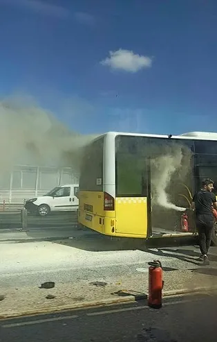 Son dakika: Haliç'te metrobüs yangını!