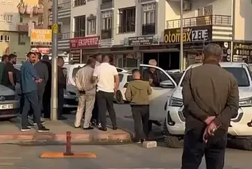 Kavgayı ayırmaya çalışırken başından vuruldu