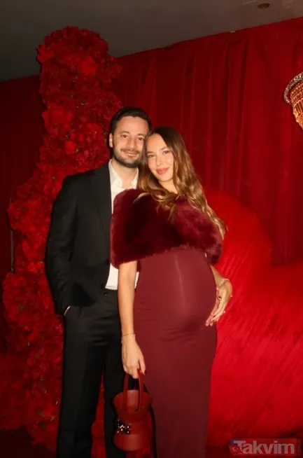 Mark Başoglu ile evlenen Sima Tarkan'dan hamilelik pozları: Nişan töreninden kareler gündemde - 8