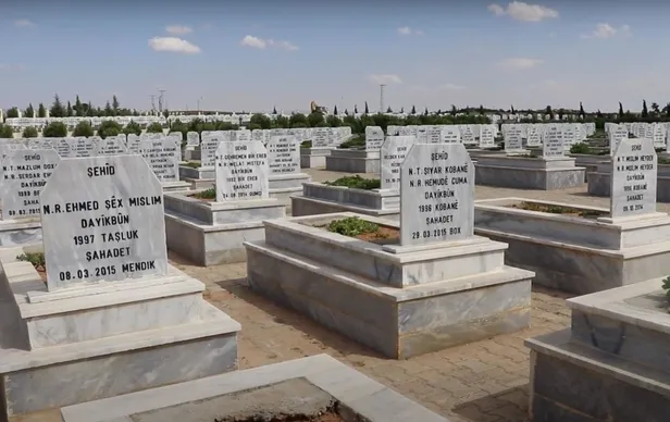 YPG/PKK'nın çocukları kullandığını belgelendi! Aynularab'da kan donduran mezar taşları-2