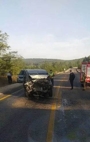 Bursa'da feci kaza! Kafa kafaya çarpıştılar