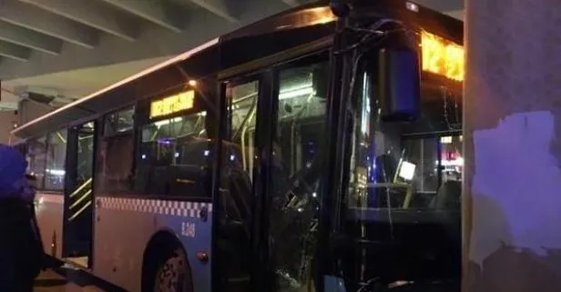 Son dakika: İstanbul Mecidiyeköy’de otobüs köprü ayağına çarptı