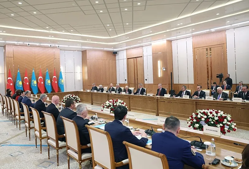 Kazakistan'da Başkan Erdoğan'a Hoca Ahmet Yesevi Nişanı takdim edildi | "Önümüzdeki dönemi birlikte Türk Dünyası Yüzyılı yapacağız"-4