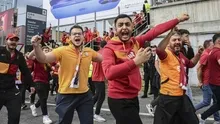 Galatasaray taraftarından olay Mert Hakan Yandaş pankartı!
