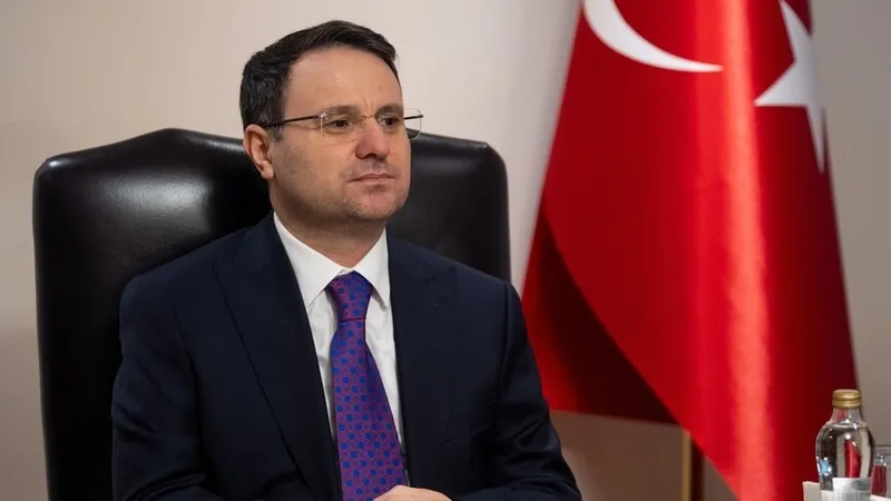 bakan-gurlek-a-habere-konustu-suca-suruklenen-cocuklara-cezalar-artiyor-somut-adimlar-atacagiz-1776368743109.jpeg Bakan Gürlek A Haber’e konuştu | Suça sürüklenen çocuklara cezalar artıyor: "Somut adımlar atacağız"-3