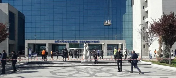 Ankara Büyükşehir Belediyesi’ne ateş açıldı