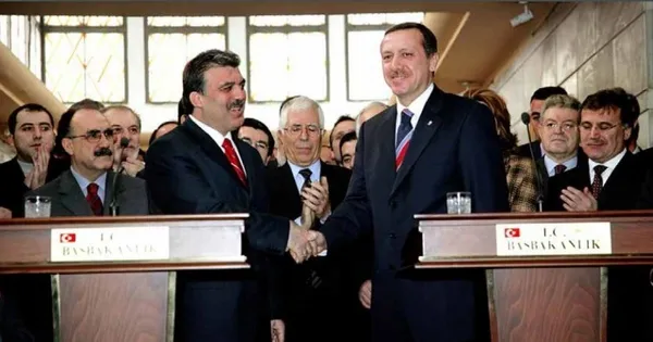 30-yildir-her-zaferin-sahibi-baskan-recep-tayyip-erdogan-ezip-geciyor-1685343107709.jpg