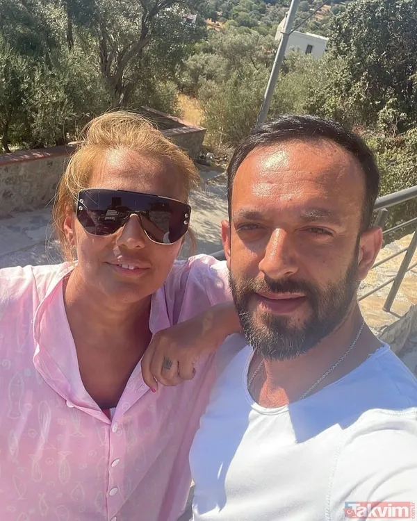 Demet Akalın’ın alkollü içeceği başından aşağı döktüğü garson suskunluğunu bozdu! Sosyal medya ayağa kalkmıştı... - 9