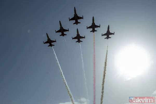 Türk Yıldızları ve SOLOTÜRK'ten nefes kesen gösteri! - 50