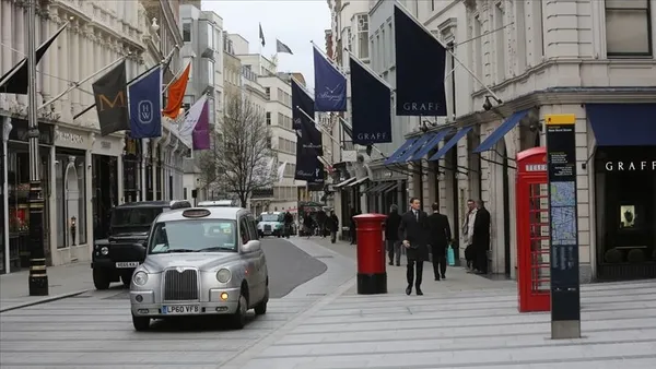 ingilterede-parekende-magazalarinin-kapatilmasinin-sirketlere-haftalik-maliyeti-2-milyar-sterlini-buldu-1608558280961.jpg İngiltere'de parekende mağazalarının kapatılmasının şirketlere haftalık maliyeti 2 milyar sterlini buldu-5