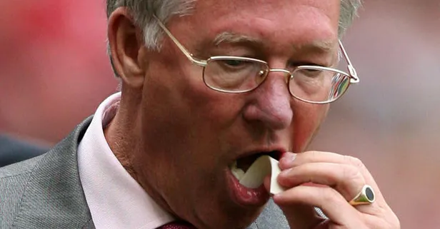 Manchester United'in efsane antrenörü Alex Ferguson'ın sakızı rekor fiyata satıldı!