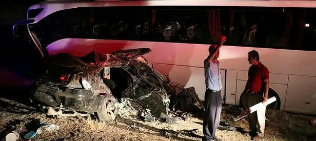 Van'da otobüs ile otomobil çarpıştı 5 ölü 18 yaralı