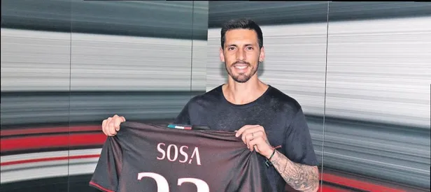 Sosa yelkenleri suya indirdi