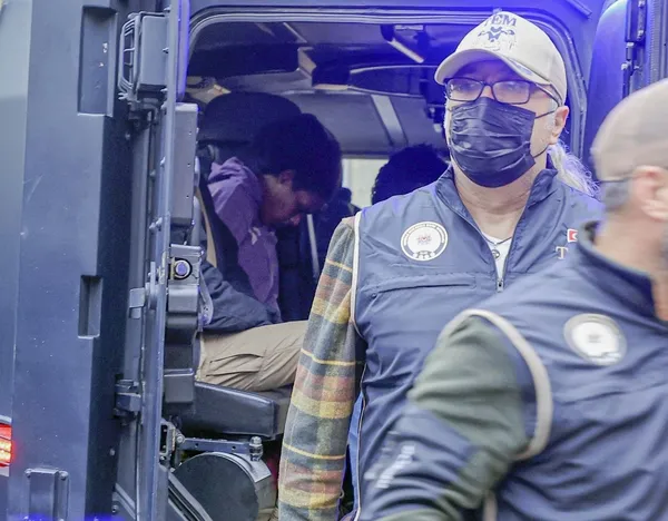 istiklal-caddesinde-kanli-saldiri-bakan-koca-yaralilarin-son-durumunu-paylasti-1668864944476.jpg İstiklal Caddesi'nde kanlı saldırı! Bakan Koca yaralıların son durumunu paylaştı-5