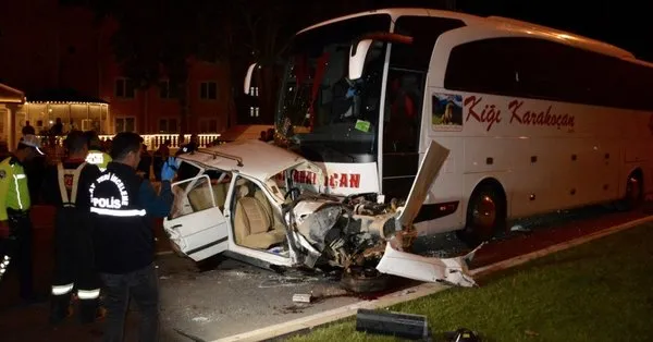 Kirsehir De Yolcu Otobusu Otomobile Carpti 3 Olu Takvim