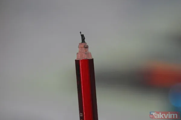 İnternetten görüp başladı! 7 yıldır kurşun kalem ucuna figürler işliyor! 200'ün üzerinde çalışması var - 21