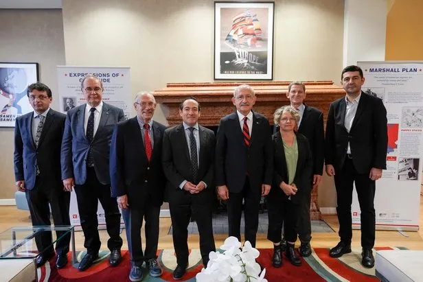 abddeki-icazet-turu-fiyaskoya-donmustu-kemal-kilicdaroglu-abdde-rockefeller-ve-sorosun-ussunu-ziyaret-etti-1665700101860.jfif