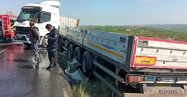 İstanbul'da iki tır kafa kafaya çarpıştı! Yaralılar var