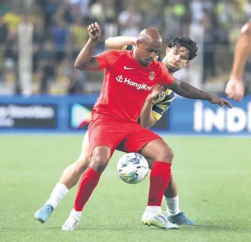 hatayspor-macinda-ters-dusme-sonrasi-kolunda-kirik-olusan-edin-viscanin-sakatligi-cok-buyuk-bir-sok-etkisi-yar-1660430499569.jpeg Hatayspor maçında ters düşme sonrası kolunda kırık oluşan Edin Visca’nın sakatlığı çok büyük bir şok etkisi yarattı-17