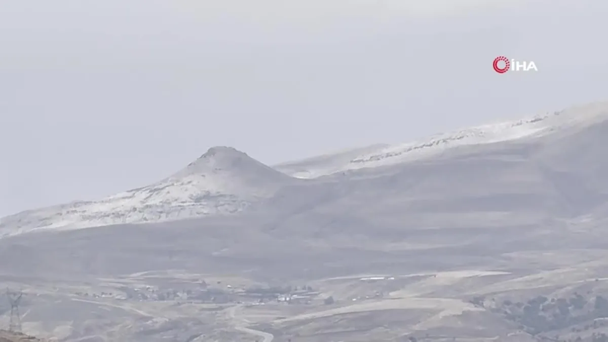 Bitlis Tatvan'da yüksek kesimlere kar yağdı
