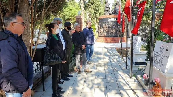 Şehit oğlunun mezarı başında İyi Partili Lütfü Türkkan'a saydırdı: Allah hiç kimseyi evladı ile sınamasın - 5