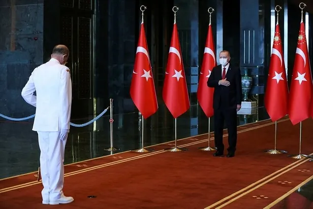 baskan-recep-tayyip-erdogan-30-agustos-zafer-bayrami-dolayisiyla-tebrikleri-kabul-etti-1598784098452.jpg Başkan Recep Tayyip Erdoğan 30 Ağustos Zafer Bayramı dolayısıyla tebrikleri kabul etti-1