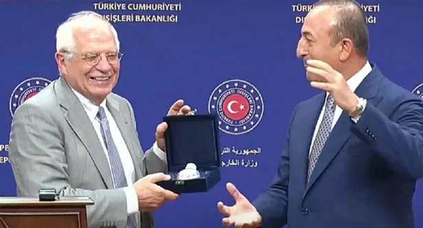 bakan-cavusoglu-rum-kesimi-yunanistan-ve-fransa-ab-ile-iliskilerimizi-rehin-aliyor-1594057428997.jpeg Bakan Çavuşoğlu: Rum kesimi, Yunanistan ve Fransa, AB ile ilişkilerimizi rehin alıyor-4