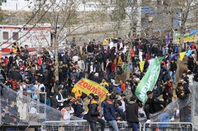 Son dakika: HDP'nin nevruz etkinliğinde PKK lehine slogan atan çok sayıda kişi gözaltına alındı