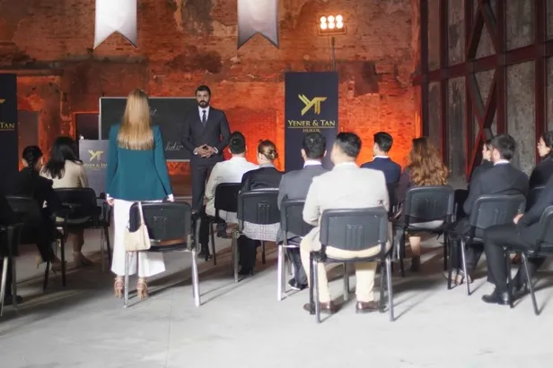 icimizdeki-ates-dizisi-nerede-cekiliyor-yener-tan-hukuk-nerede-icimizdeki-ates-konusu-ne-oyunculari-kim-iste-o-1655990572941.jpg İçimizdeki Ateş konusu ne, oyuncuları kim? İçimizdeki Ateş dizisi nerede çekiliyor? Yener & Tan Hukuk nerede? İşte oyuncuları ve karakterleri-2