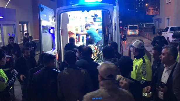 Askeri personeli taşıyan araç devrildi: Çok sayıda yaralı var-1