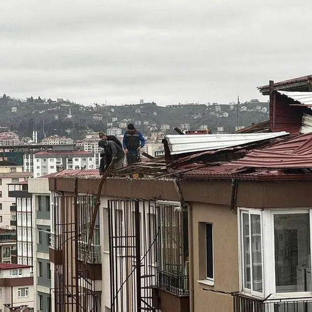 Bir yanda fırtına diğer yanda kar!