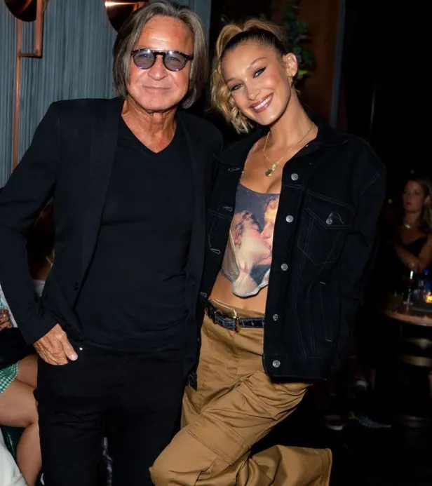 Bella Hadid kolları sıvadı mutfağa girdi sarma sardı! Koca bir tencere yaprak sarması yaptı 'kenarları geç kıvırıyorsun Bellacım'-8