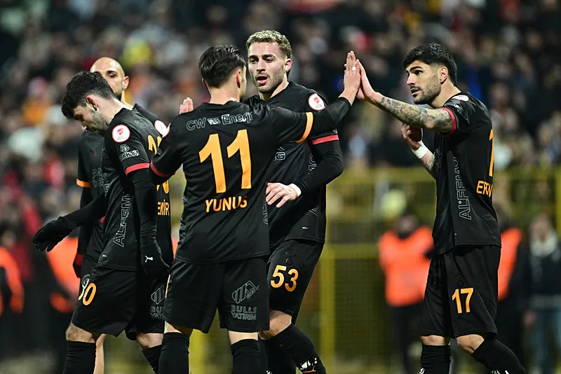 Galatasaray'a sürpriz orta saha! İtalyanlar duyurdu - 4