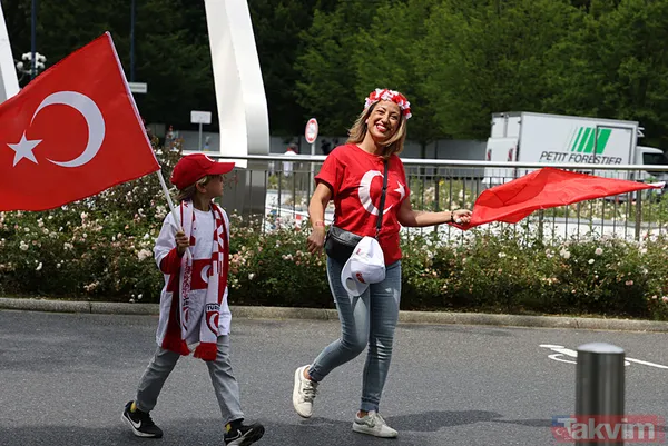 Türkiye-Portekiz maçı öncesi Türk taraftarlar Dortmund'u adeta kırmızı beyaza boyadı | Filistin yine unutulmadı - 19