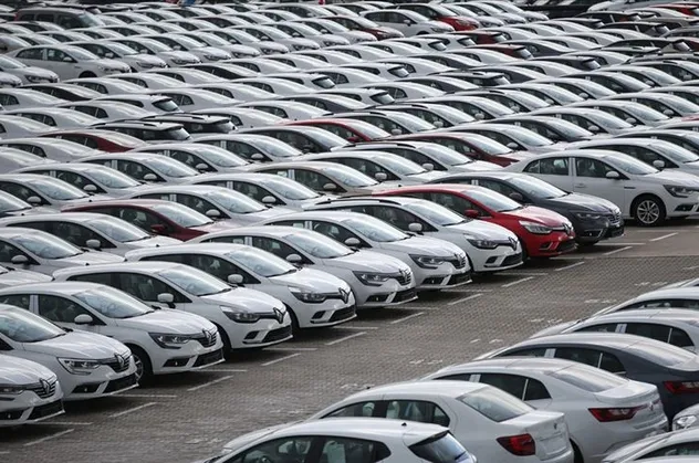 İkinci elde fiyatlar çakıldı! 15 Eylül'e günler kala araçlar fırsatçıların elinde patladı