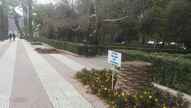 chpli-izmir-belediyesinin-bakimsizliga-terk-ettikleri-agaclari-kirmizi-bocek-bahanesiyle-katletti-3-yilda-1900-1648345783639.jpeg CHP'li İzmir Belediyesi'nin bakımsızlığa terk ettikleri ağaçları "kırmızı böcek" bahanesiyle katletti! 3 yılda 1900 ağaç-2