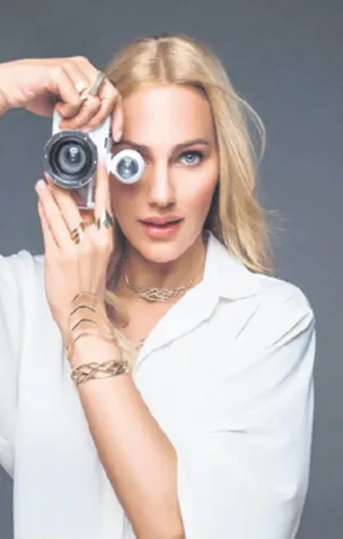 Meryem Uzerli kimsesiz çocuklar için kolları sıvadı