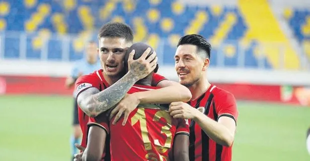 Gençler Konya’ya acımadı