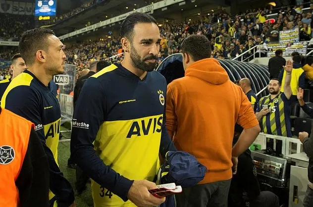 Fenerbahçe'de şok! Adil Rami sakatlandı...